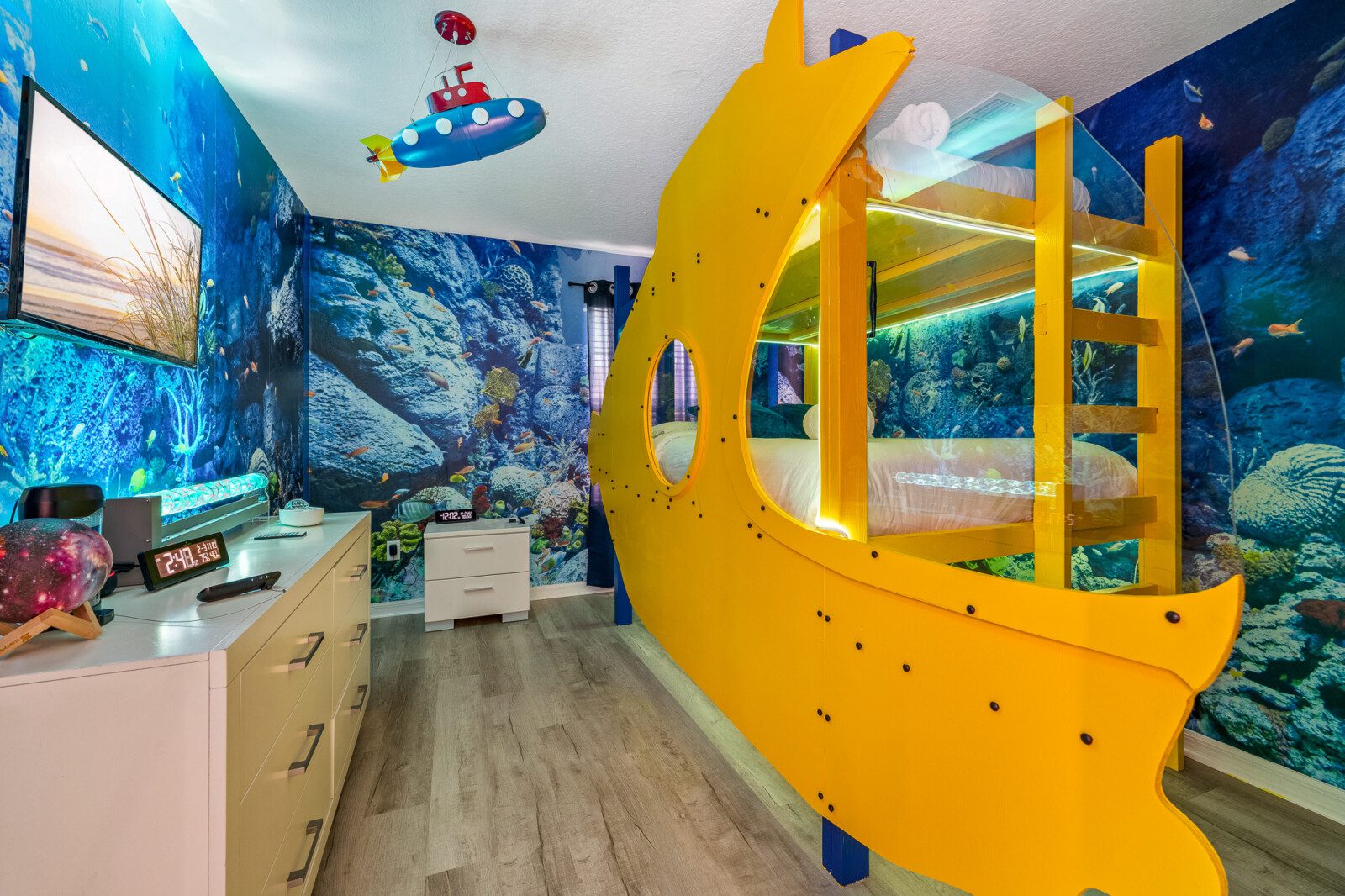 Peppa Submarine Solara Resort